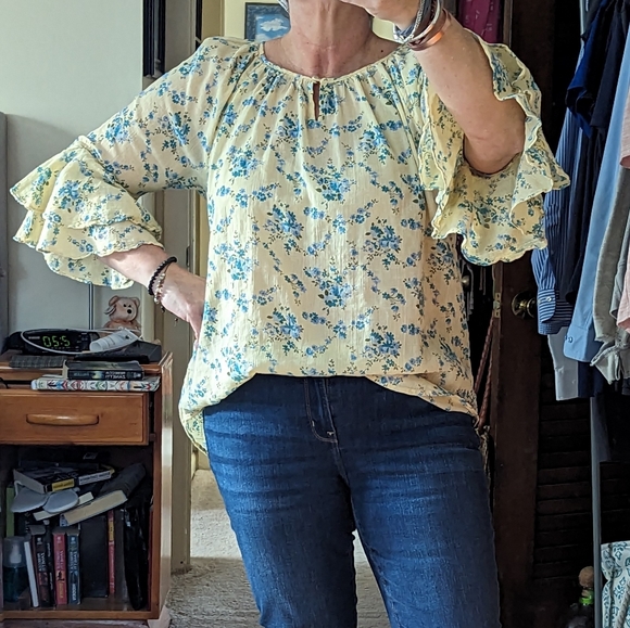 Chaps style top with double ruffled sleeves XL in yellow with blue flowers - Picture 6 of 6